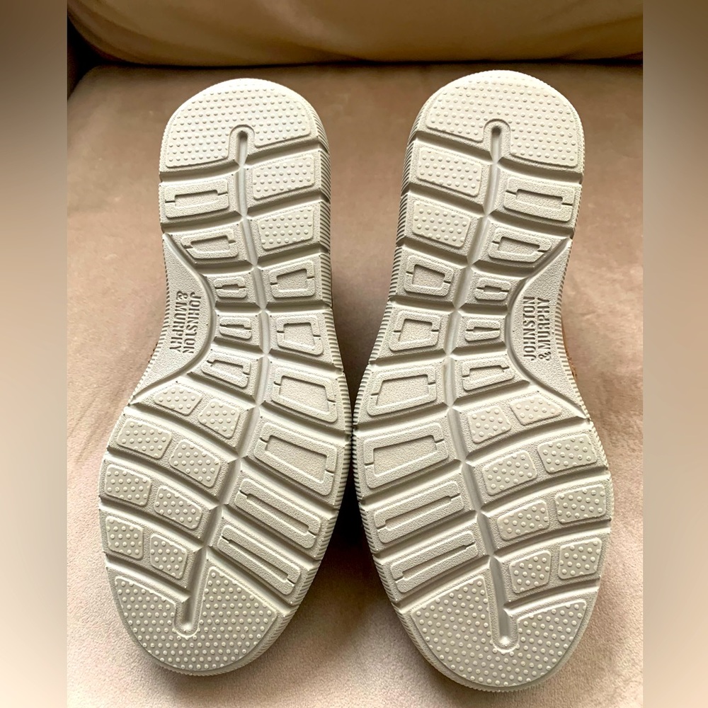 NWOT Johnston & Murphy boy’s shoes! Perfect condition, never used. Size 13 - Picture 3 of 3